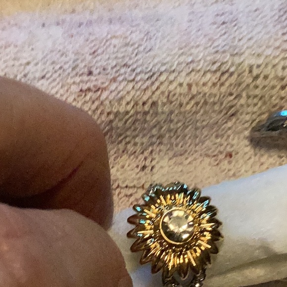 *NEW 18K Yellow&White Gold Diamond Sunflower Ring & earrings. - Picture 8 of 8